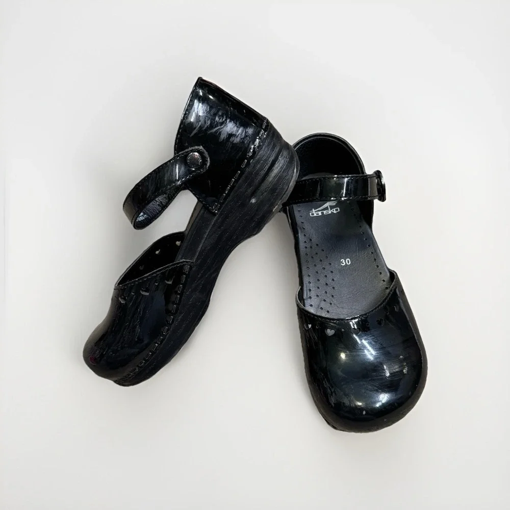 Dansko Patent Leather Mary Jane Buckle Clogs girls youth 30